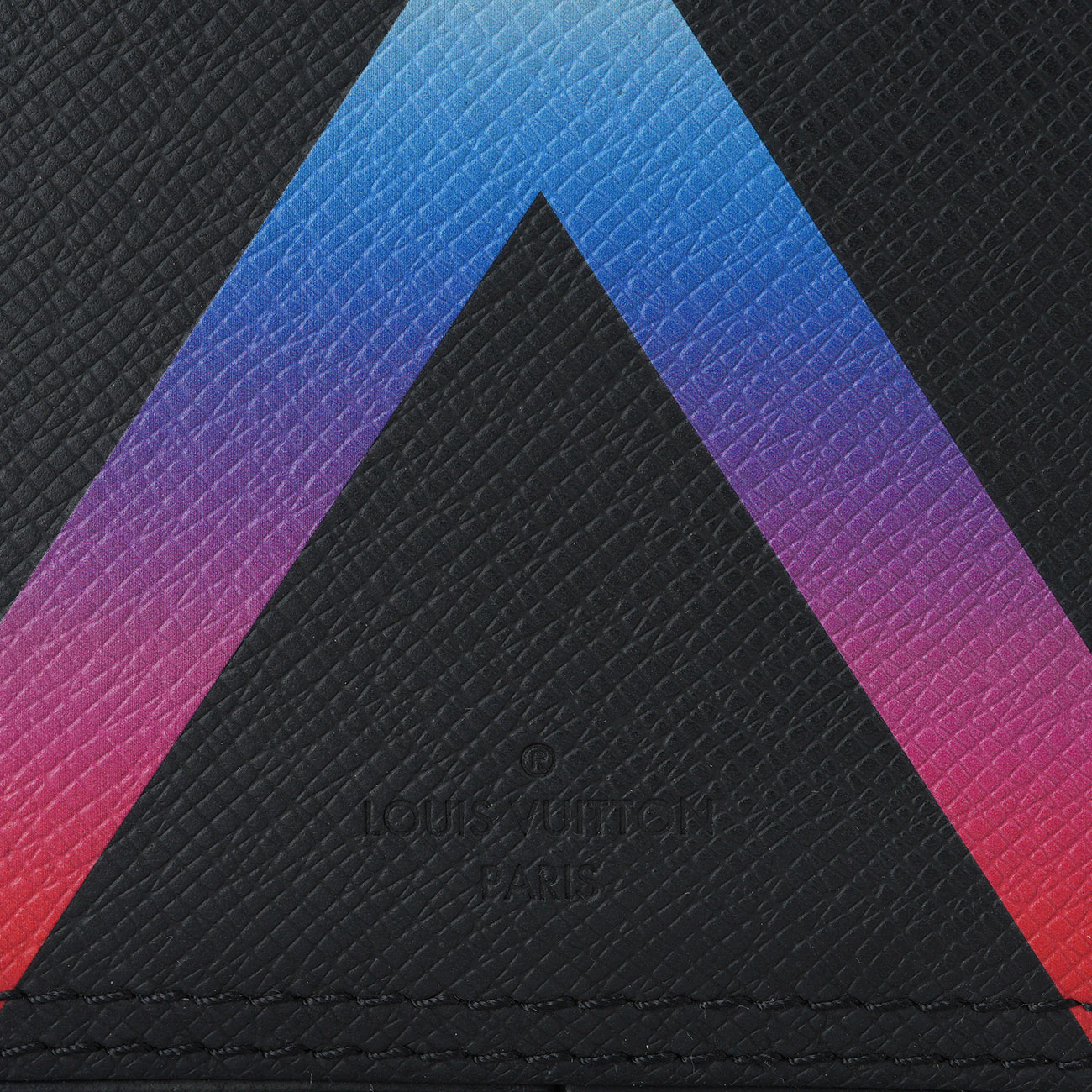LOUIS VUITTON(USED)루이비통 타이가 레더 레인보우 다뉴브 크로스백